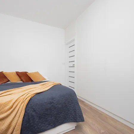 Wyjatkowy Z 1 Sypialnia Sierakowskiego By Renters * Varsó