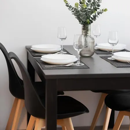 Wyjatkowy Z 1 Sypialnia Sierakowskiego By Renters Διαμέρισμα